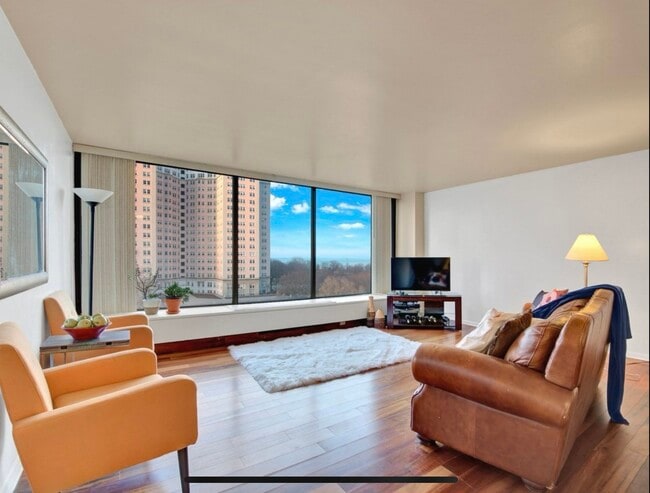 Building Photo - 5455 N Sheridan Rd Unit 811