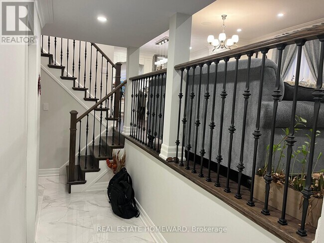 Photo - 33 Braeburn Dr