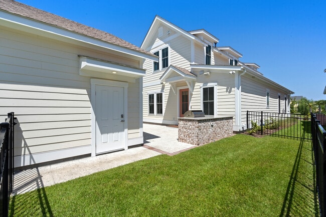 Photo - 8092 Laurel Ash Ave