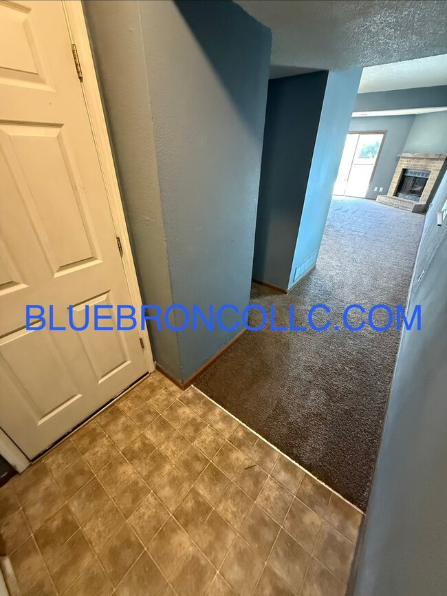 Photo - Spacious 3 bedroom with a great layout