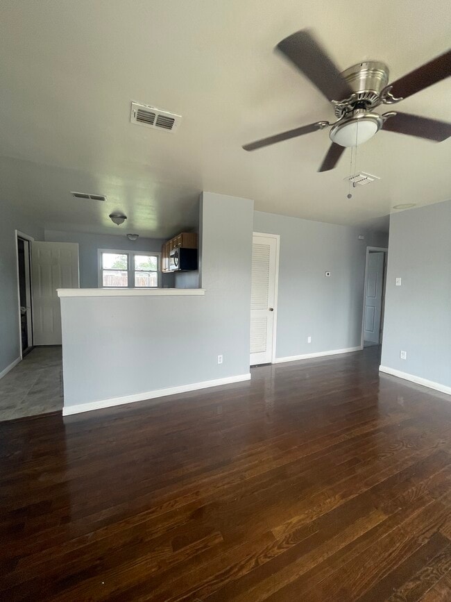 Photo - 2205 S Nelson St