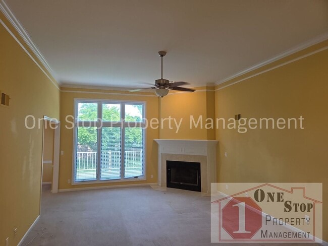 Photo - Beautiful 2 bedroom, 3 bathroom Villa in Overland Park!