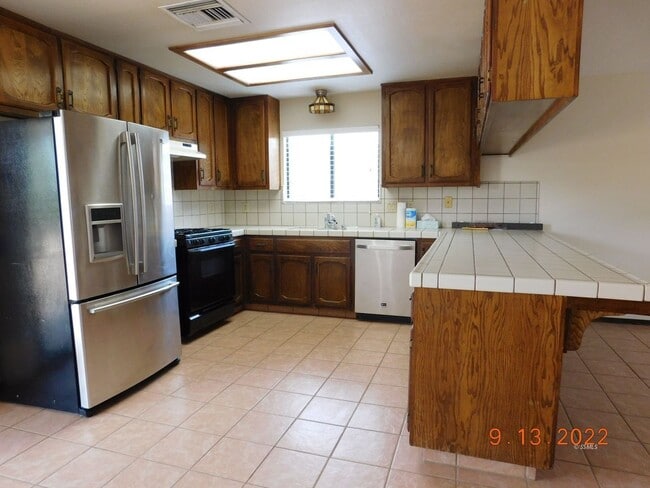 Photo - 330 E Wilson Ave