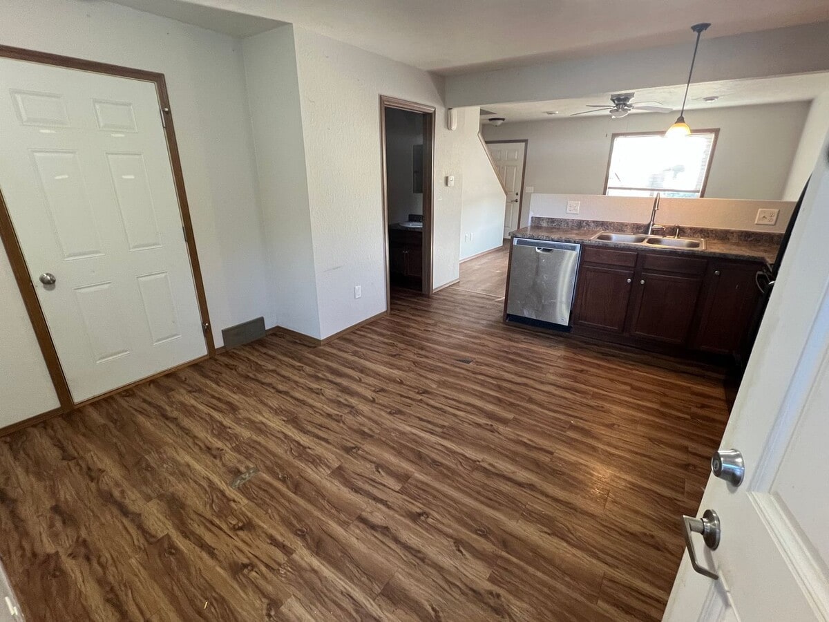 Photo - 325 Arianna Pl Unit #2