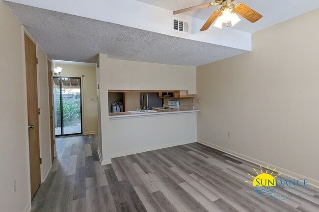 Photo - Adorable 2 Bedroom Townhouse located in Fort Walton Beach!
