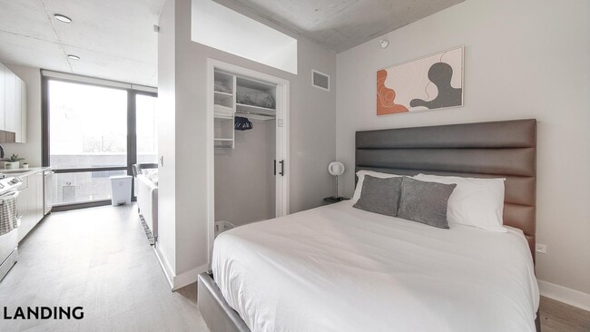 Building Photo - 4611 N Broadway