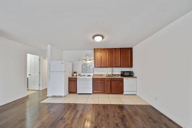 Photo - 357 S Greenwich St Unit 6