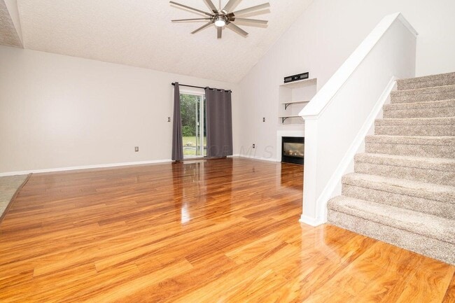 Photo - 1562 Sargas St