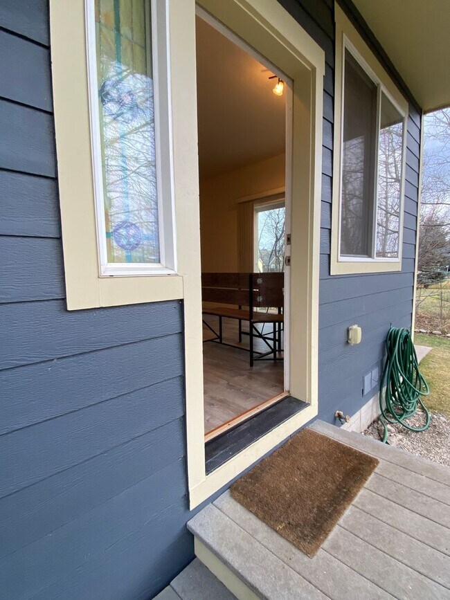 Photo - Spacious  3 bedroom 2.5 bathroom townhouse