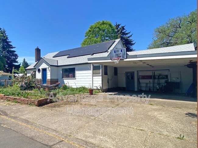 Building Photo - 1920 SE Debord St Rental