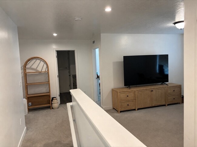 Photo - 582 W 850 S
