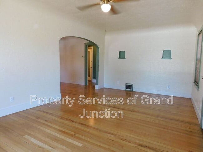 Photo - 1859 Orchard Ave