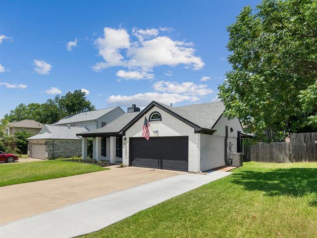 1220 Oxford Ln