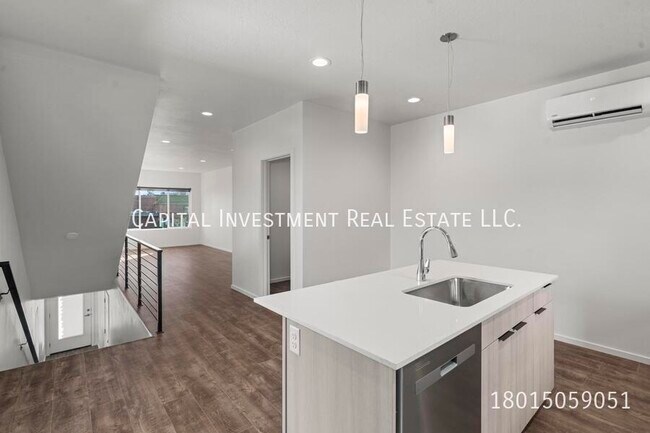 Photo - 1689 S W Temple St Unidad 102