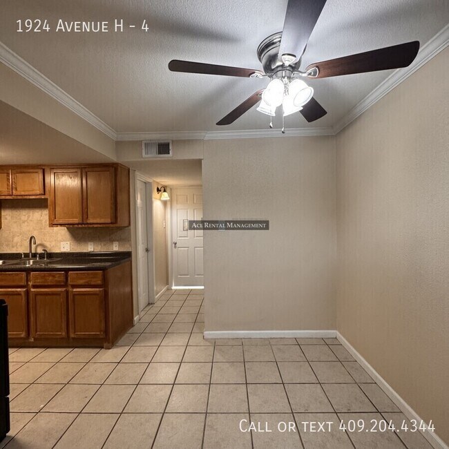 Photo - 1924 Avenue H Unit 4