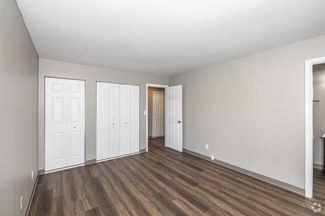 2BR, 2BA - 1,000SF - Bedroom