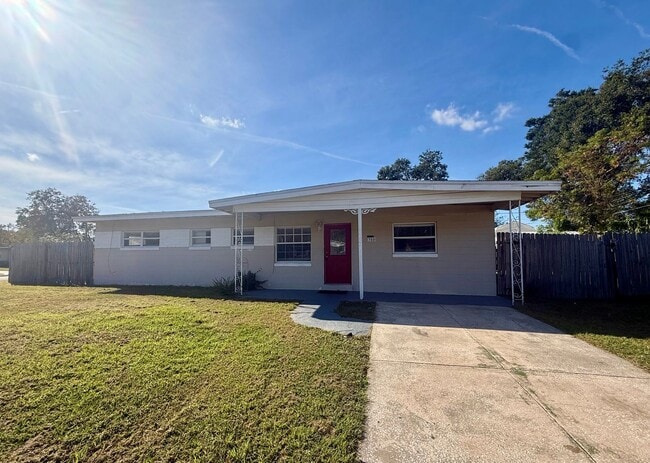 Building Photo - Altamonte Springs Gem! 3BR Home w/ Huge Screened Porch, Fenced Yard & Spacious Layout