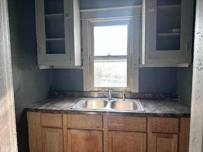 Photo - 1825 Holloway Ave