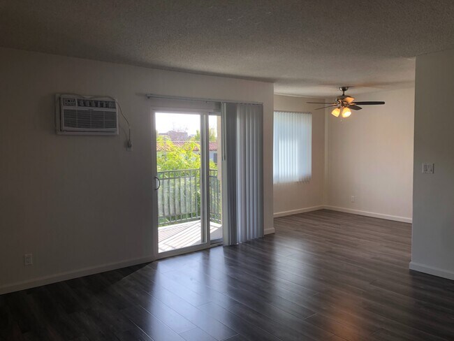 Photo - 9711 Regent St Unidad 7