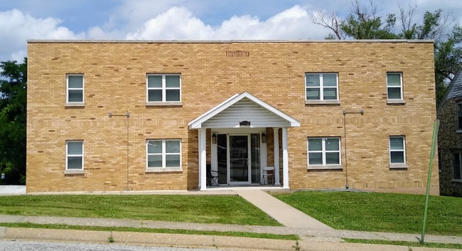 Building Photo - 1114 Madison St