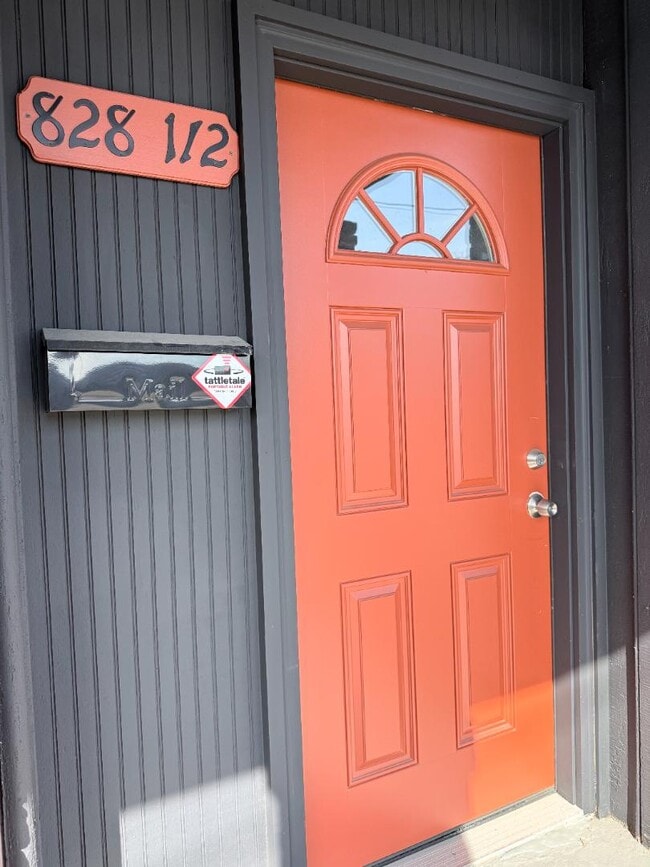 Photo - 828 E Main St