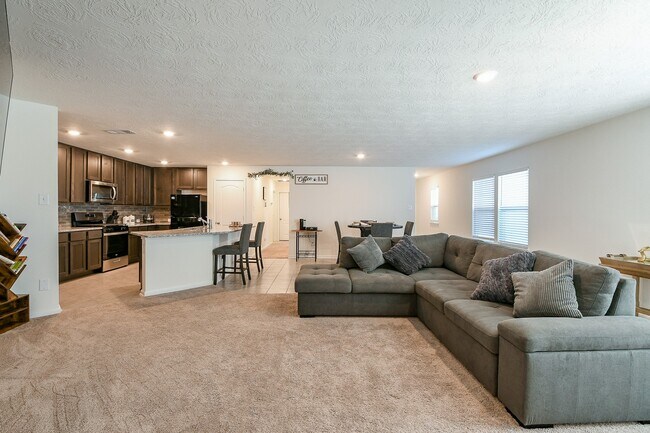 Photo - 6223 Topaz Pnes Trl