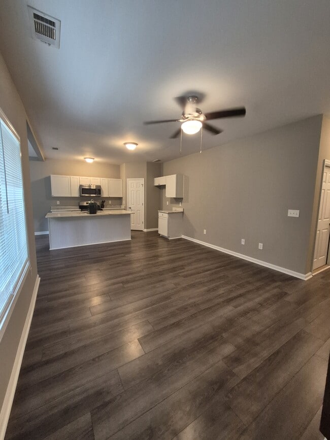 Photo - 595 Vaughn Rd