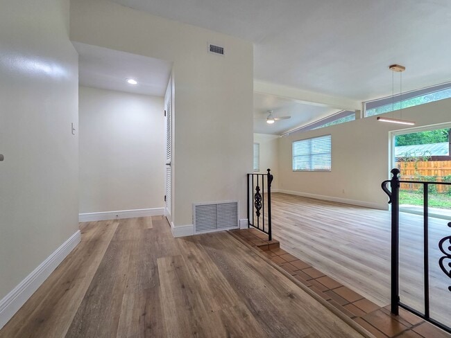 Photo - Beautifully Renovated 3/2 in Madison Park