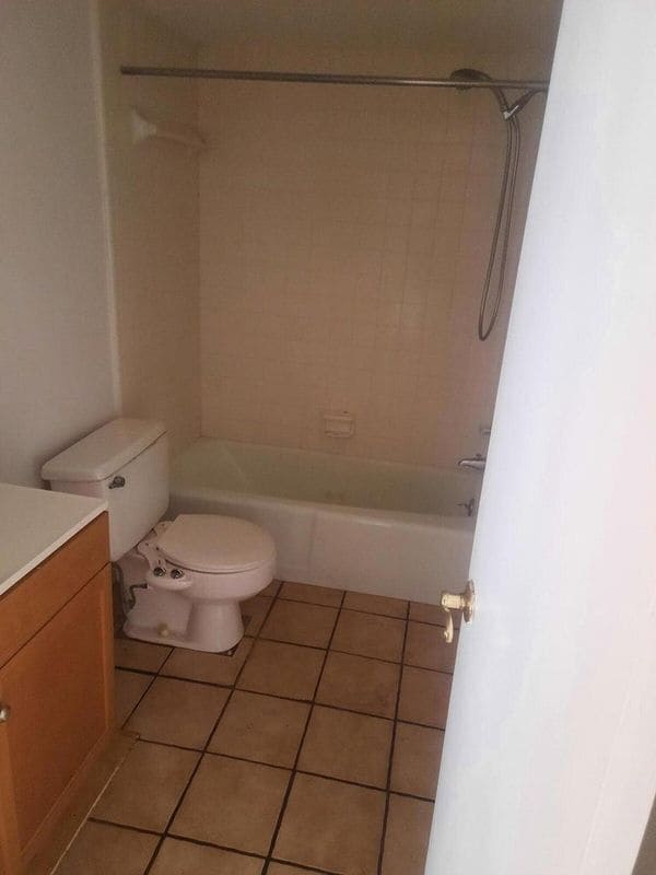 Photo - 2050 Oleander Blvd