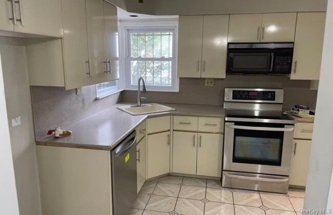 Photo - 848 Center Dr