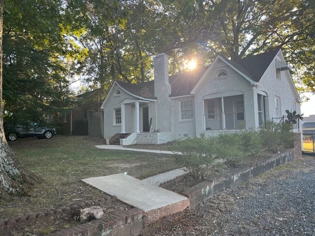 Photo - 1339 St Julien St