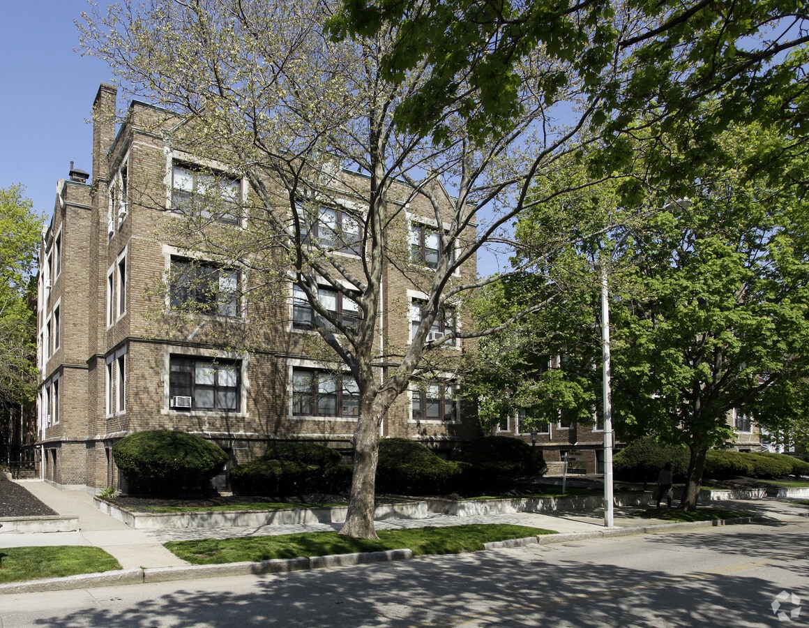 118 - 130 Babcock St - 118-130 Babcock St Apartments