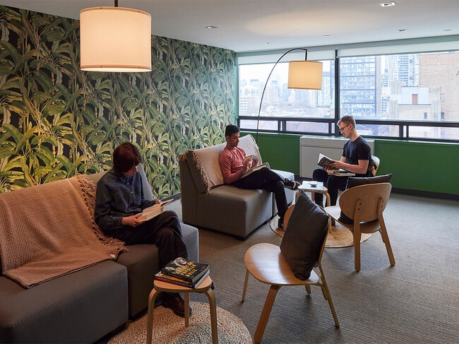 Salon Vert - Parkside | Student Residence