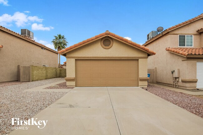 Photo - 4605 E Grovers Ave