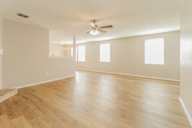 Photo - 517 Riverflat Dr