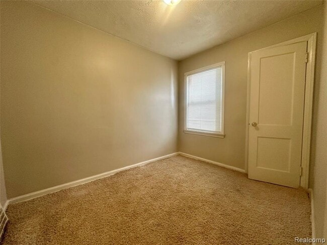Photo - 15059 Evergreen Rd