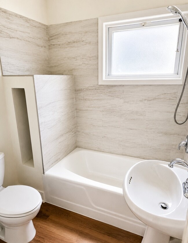 Photo - 3428 W 65th St Unidad 1