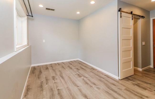 5920 W 136th St Unidad Entire Home