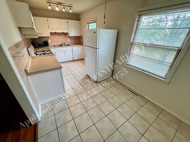 Photo - Darling 4 Bed 2 Bath Ranch in Olathe-Available NOW!!