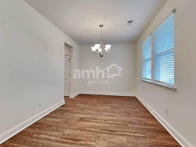 Photo - 322 Azore Way