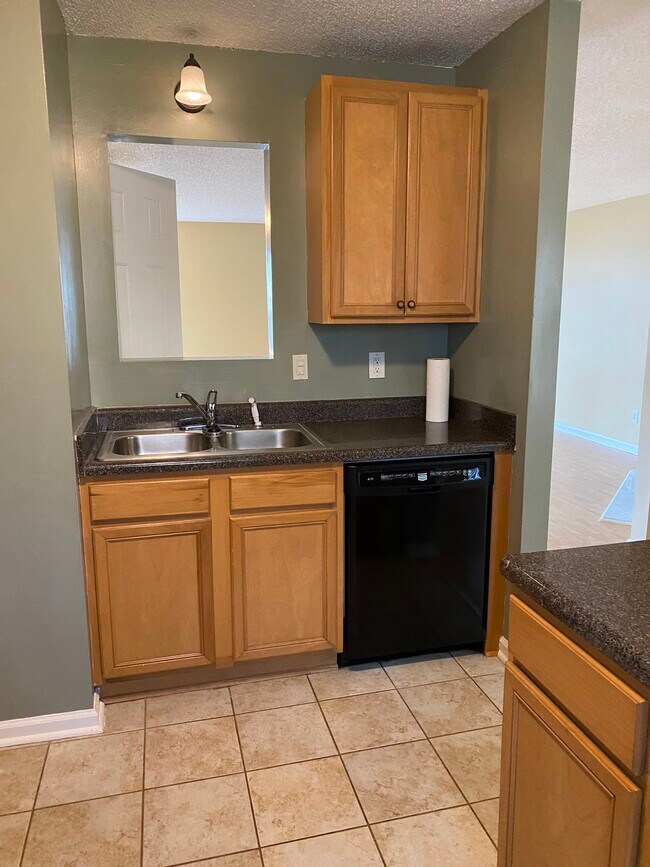 Photo - 125 Chastain Cir