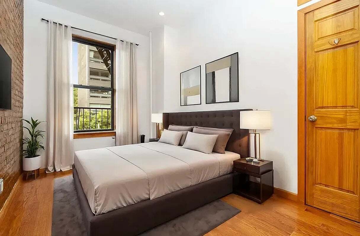 Photo - 290 W 12th St Unidad 3F