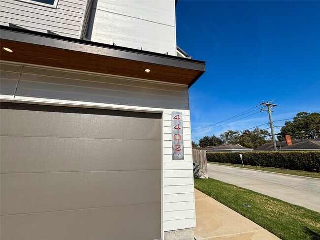 Photo - 4402 Bora Bora Ln