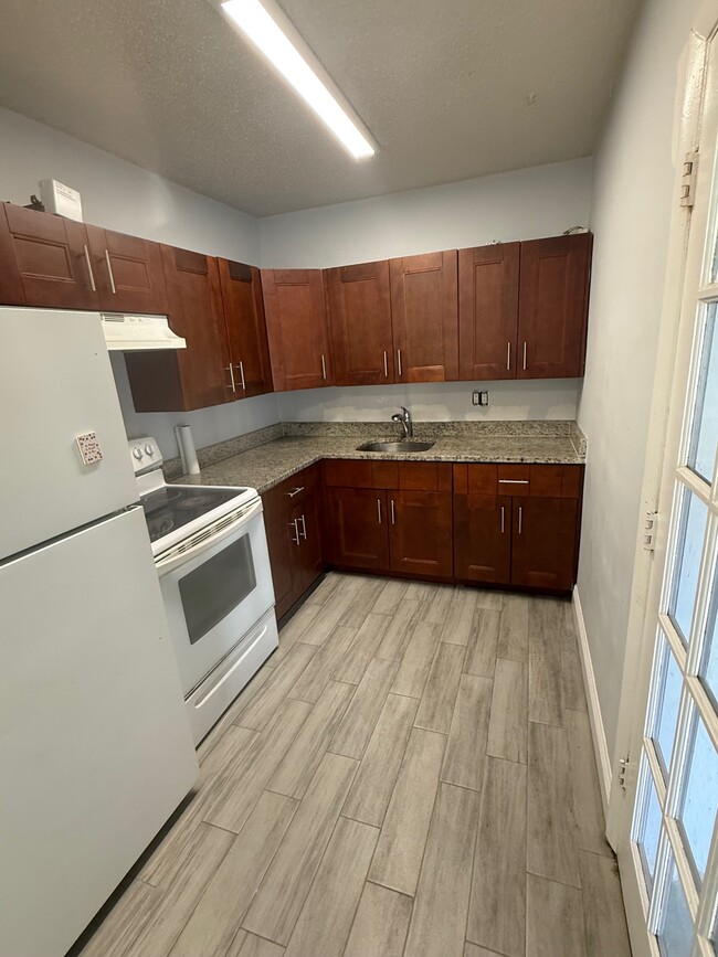 Photo - 4401 NE 15th Ter