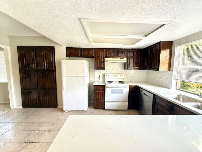 Photo - 1909 Forestdale Dr