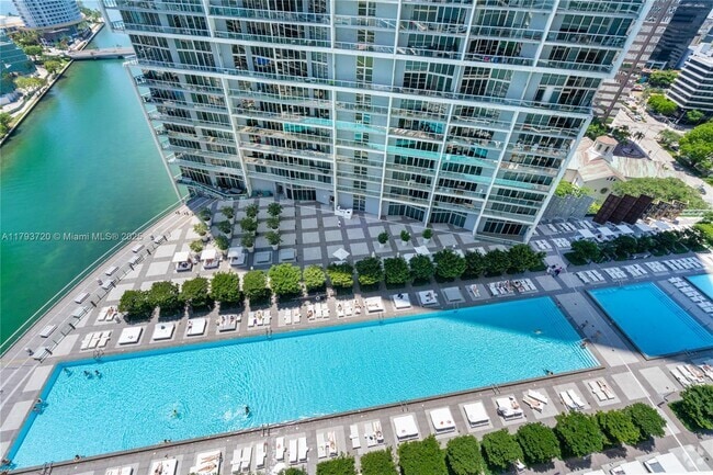 Building Photo - 475 Brickell Ave Unit 2706 Rental