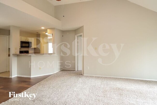 Photo - 2710 Village Ct