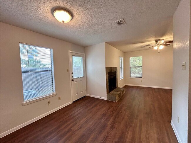 Photo - 8910 Schick Rd