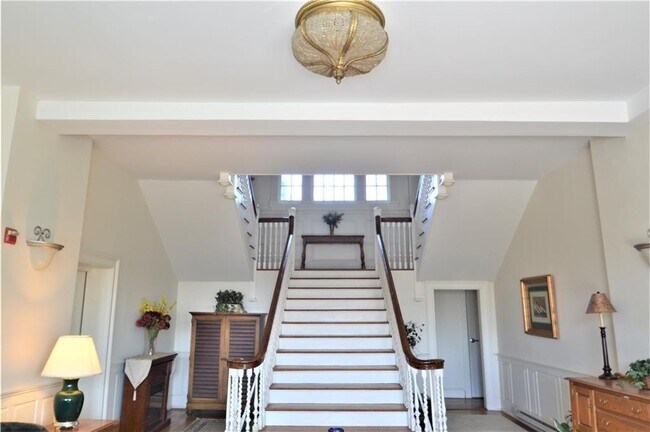 Photo - 398 Wolcott Ave Unidad 9