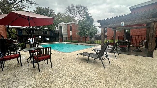 Building Photo - 5426 Menchaca Rd Unit 203 Rental